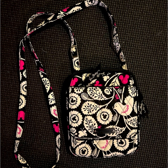 Vera Bradley Handbags - RARE! 🐭 Vera Bradley Disney Parks Exclusive Crossbody